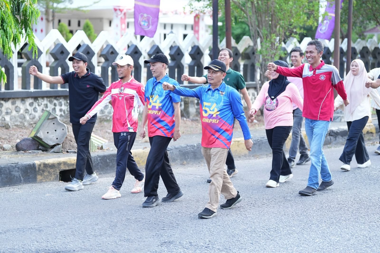 BUPATI ENREKANG PIMPIN GERAK JALAN ASN
