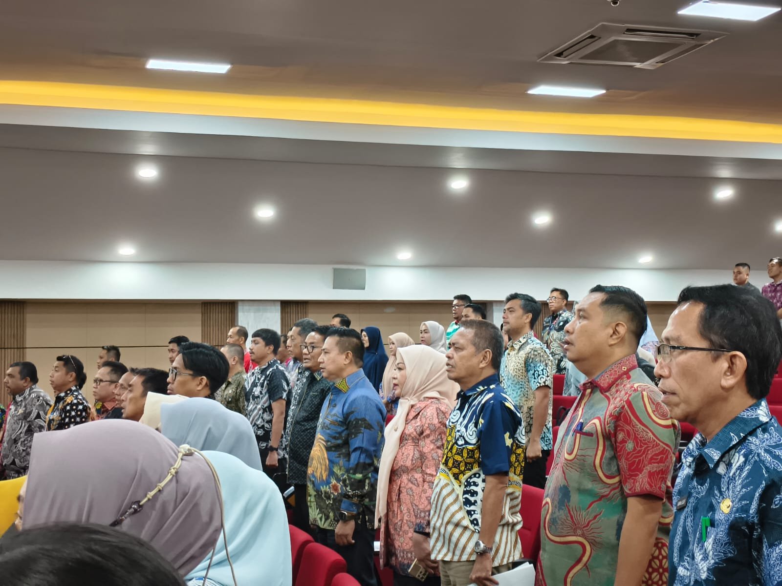DIREKSI PERUMDA TERMINAL MAKASSAR METRO HADIRI RAPAT MONITORING DAN EVALUASI PROGRAM APBD TRIWULAN II 2026