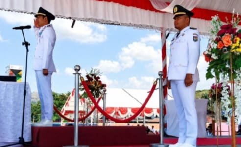 BUPATI ENREKANG PIMPIN UPACARA HUT RI KE-81, PASKIBRAKA SUKSES KIBARKAN BENDERA MERAH PUTIH