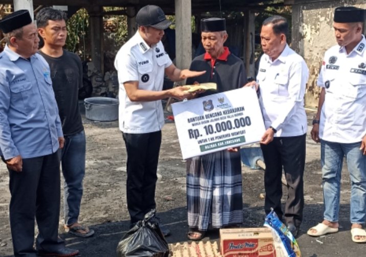 BAZNAS ENREKANG DISTRIBUSIKAN AIR BERSIH KE RUMAH IBADAH KANTOR DAN MASYARAKAT